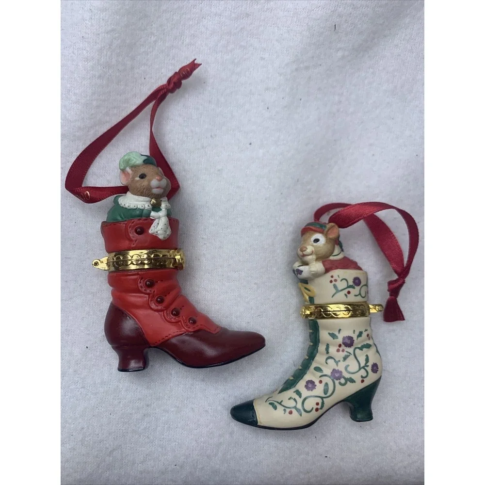 Lot Of 2 Hallmark Fashion Afoot Boot Christmas Ornament Hinged Boxes‎ 2000-2001